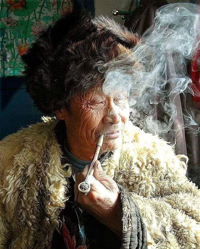 是长白山野人劫走了媳妇吗?炕上的刘艾凭空失踪,他苦等60年