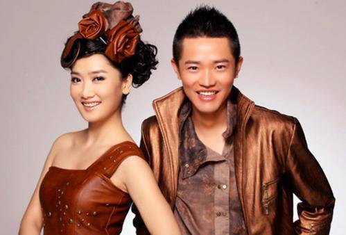 为什么凤凰传奇两人那么多年相安无事?看看曾毅的老婆大家就知道
