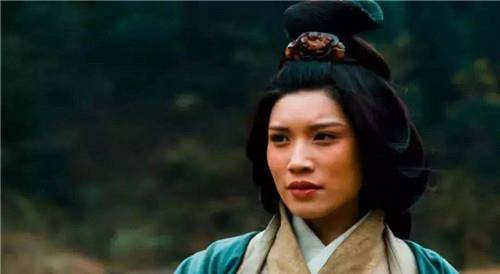 张飞忘带刘备夫人逃跑,刘备笑着说2句话,现今成黑帮经典名言_赵云