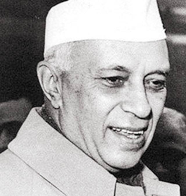 验与实践,不可不谓是一代枭雄,然而,其提出走"中间化的社会主义道路"