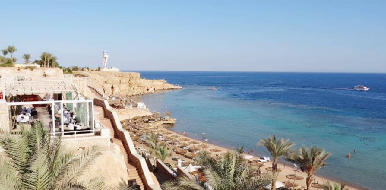 卡扎菲倒台,反对派缴获其子的一台笔记本:内存与老婆"日常照"