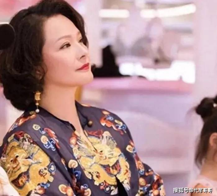 自《西游记》播出后,张青因其出色的表演被誉为最美女演员,她参演了