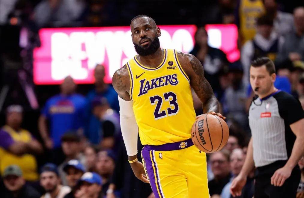 詹皇下赛季最好的三个去处_老詹_布朗尼_湖人