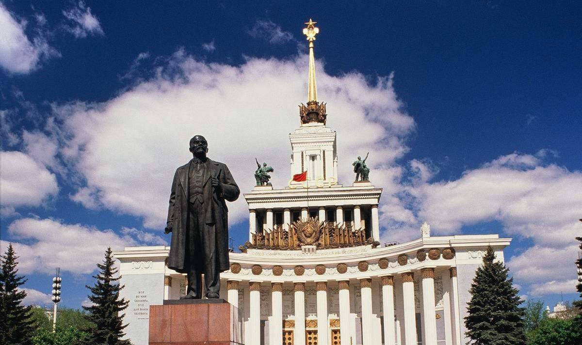 全球唯一继承苏联的国家,文化制度从未改变,民众不富裕但很幸福