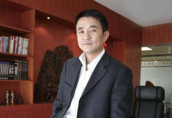 负债800亿还为女明星砸数亿,父亲病重不敢回_王永红_韩熙庭_首都北京