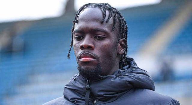 除了马内之外还有上赛季法甲20球的射手哈比卜-迪亚洛,切尔西的雅克松