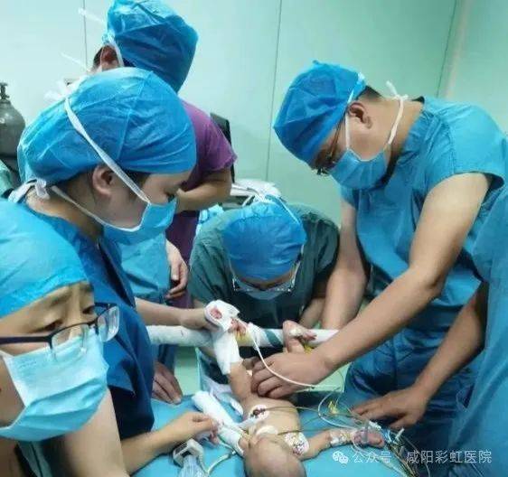 小儿外科主任余斌卫:青春铸就医学梦想 技术引领团队前行_手术_腹腔镜