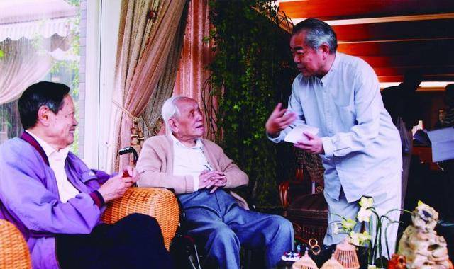 比华罗庚还厉害的陈省身,93岁逝世,留下2个子女,现状如何?