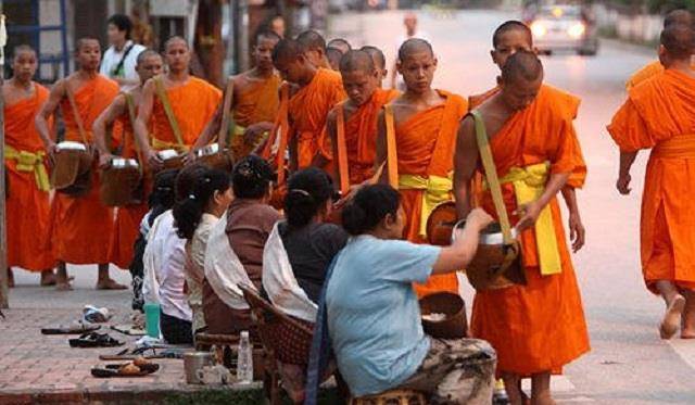 只收一定数量的粮食捐赠,大量或者名贵的食材皆不收.再加上大悲寺