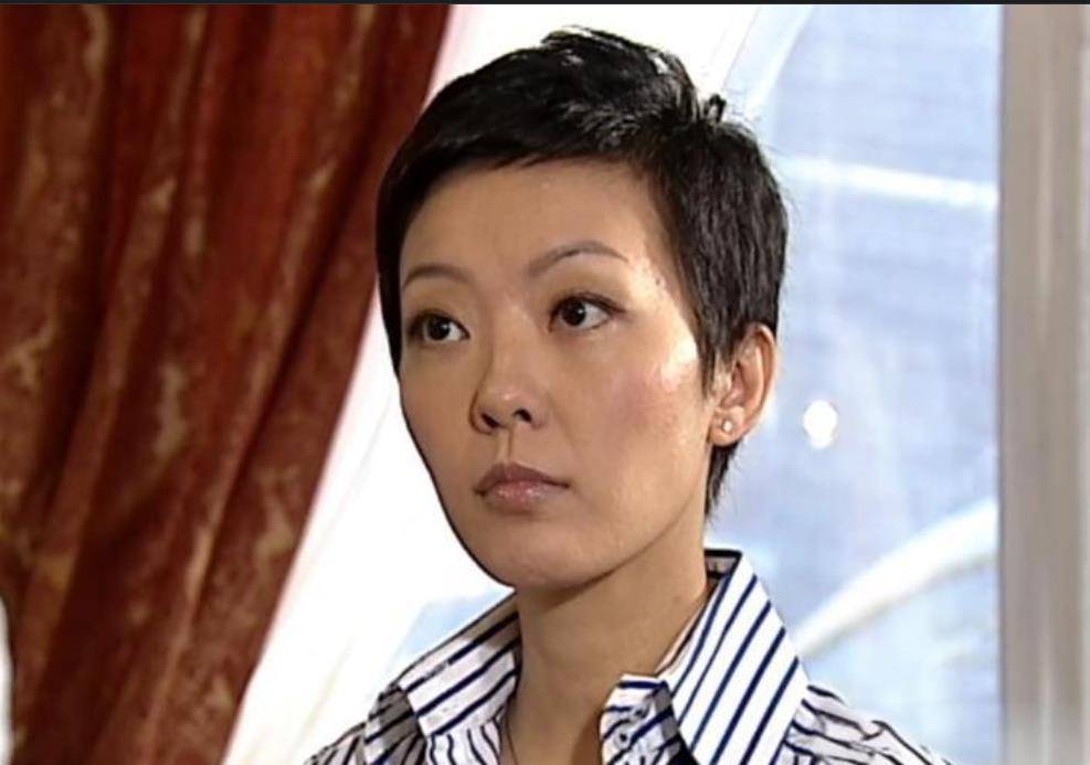 但是也比梁嘉琪甜美耐看多了;女演员郭少芸,即使一头难驾驭的短发,都