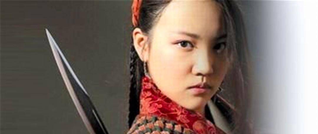 她是梁山女将中下场最为凄惨的, 全家被杀, 被俘后被迫嫁给一色狼