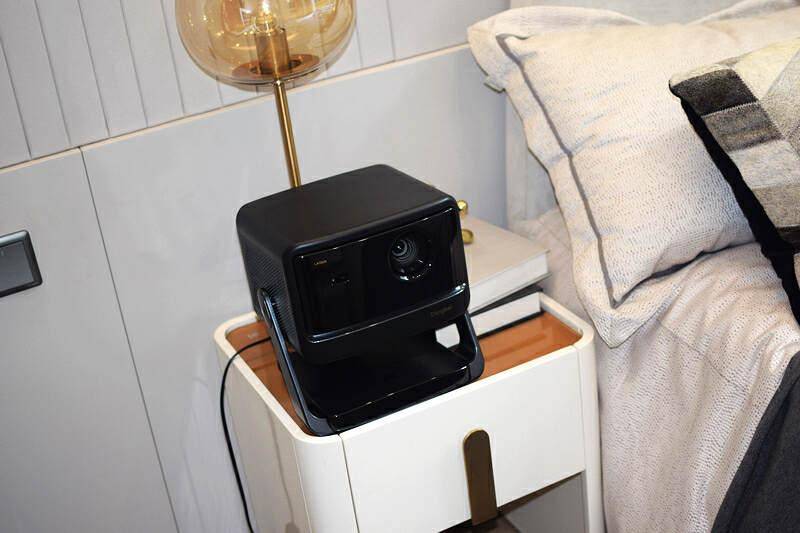 神奇的光影魔术师,当贝X5S激光投影仪,为你打造专属家庭影院