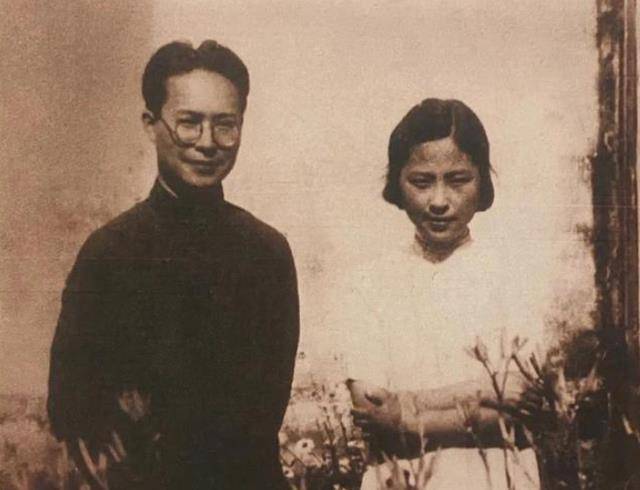 苦追4年结婚,妻子刚产下长子,沈从文却坦言:我爱上其他女人了