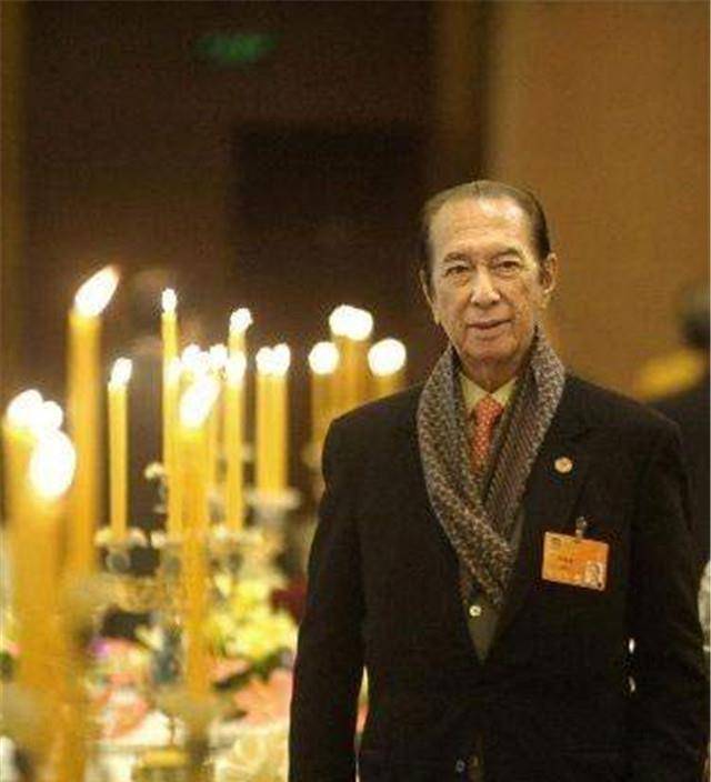 澳门大姐大司徒玉莲,黑势力大哥背后的女人,曾力撑崩牙驹