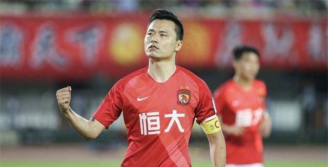 郜林近况:30岁校花妻子入住新豪宅,兼职副业成焦点