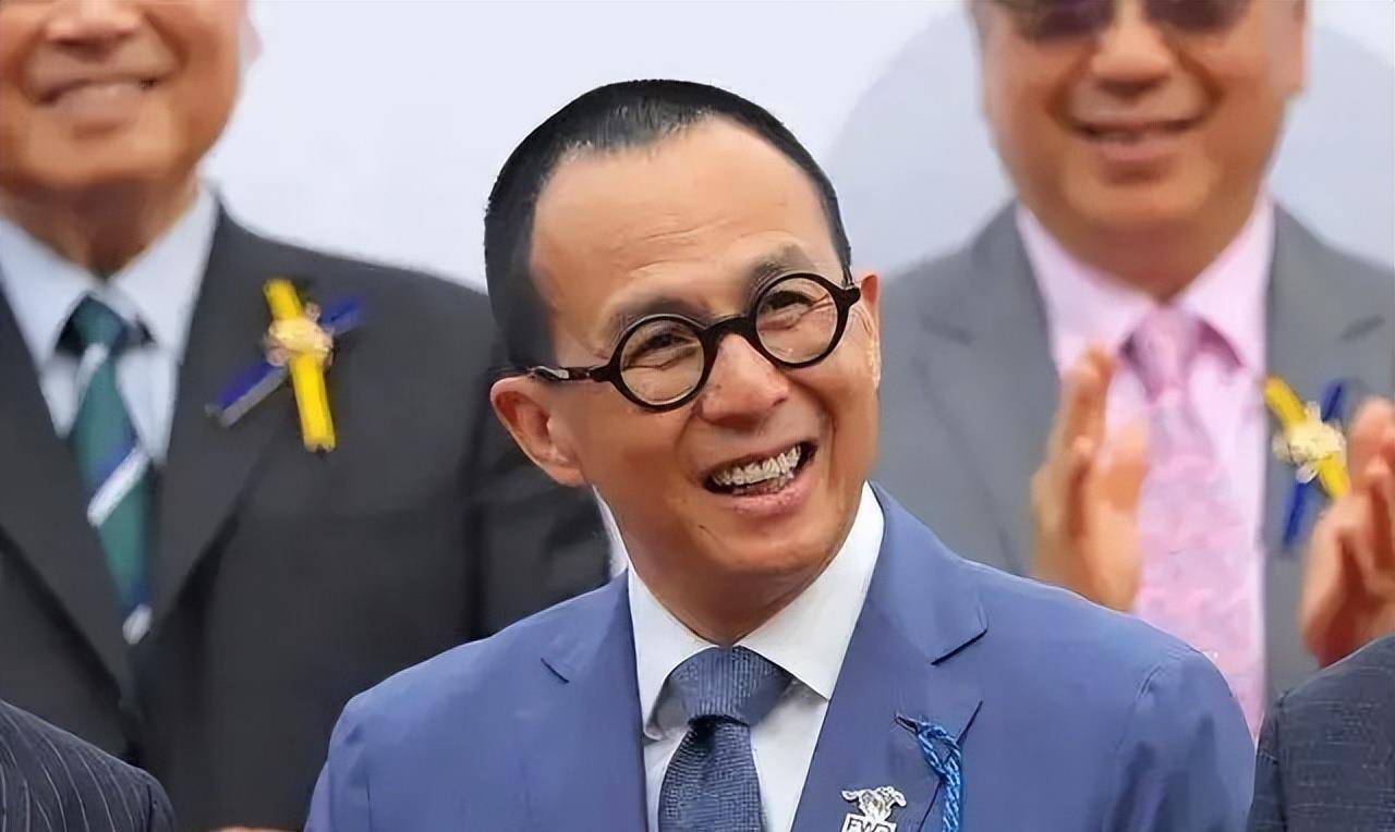 李泽楷曾差点败光李嘉诚家产,瞒着李嘉诚,偷偷从银行拿千亿贷款