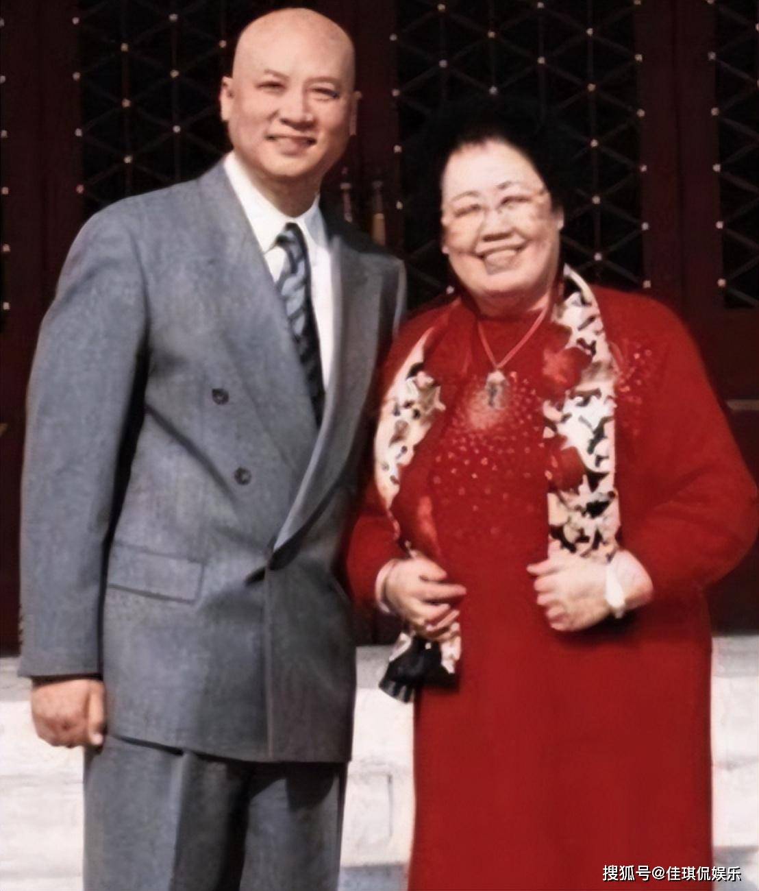 但如今迟重瑞已经70岁了,和妻子平安幸福,恩爱如初比啥都重要.