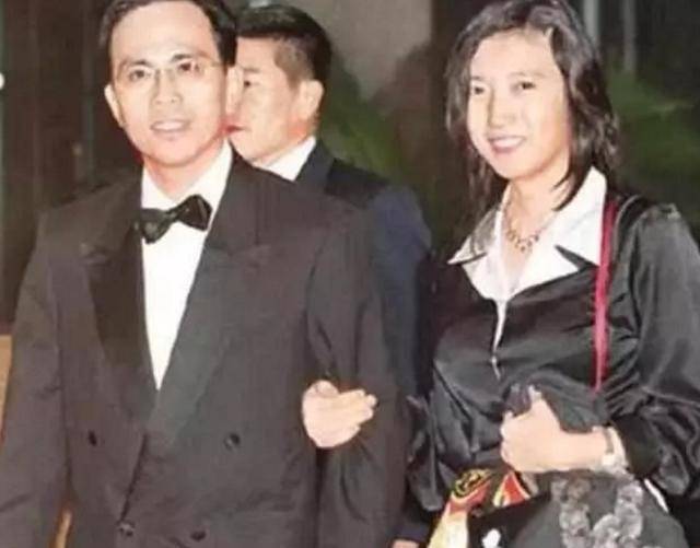 李嘉诚长媳好得挑不出毛病,她一开始并不知道追求者是首富之子