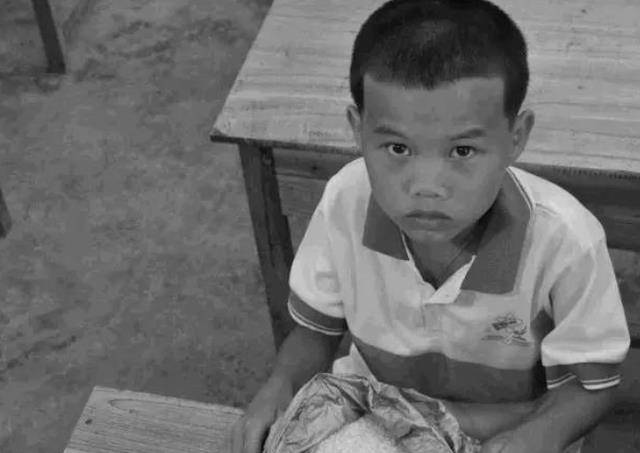 纹身"狂魔"刘新民:吓哭小孩,父母不愿认,他追求的是艺术吗?