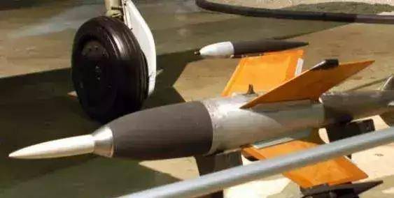 二战德国导弹:会"演戏"的导弹防不胜防,空中鱼雷让英军尝苦果