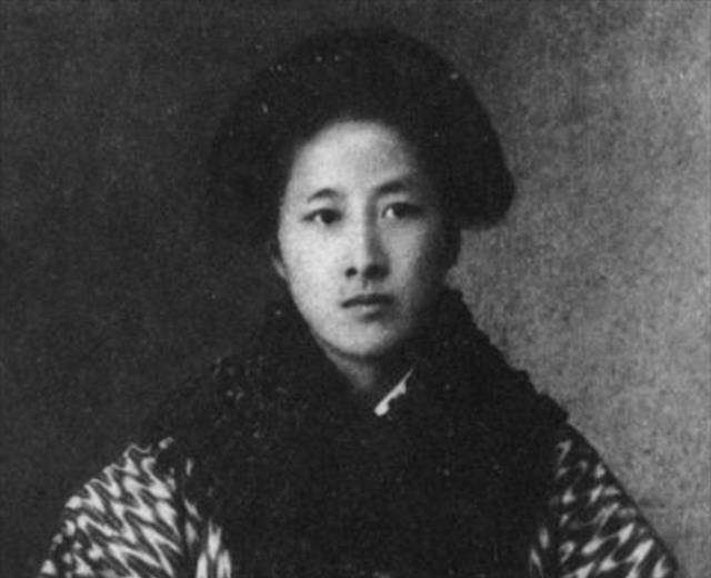 秋瑾之女王灿芝女承母志,中国首位女飞行员,未能手刃仇人成遗憾