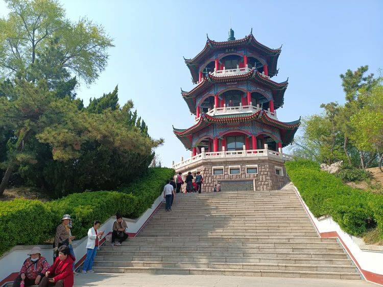 七律 贺诗友古稀寿诞(外四首)