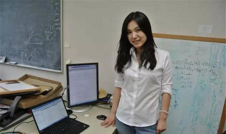 拒绝百万年薪回国教书,34岁仍单身,学生很焦虑_知识_北大_美女