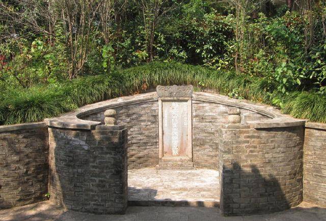 河北发现千年古墓,守墓人坚决不让专家考察,墓主人身份令人震叹