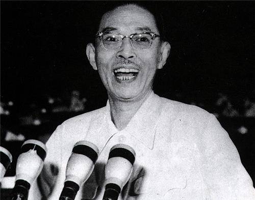 北大教授复查考卷后激动地说:破格录取_茅盾_考试_沈德鸣