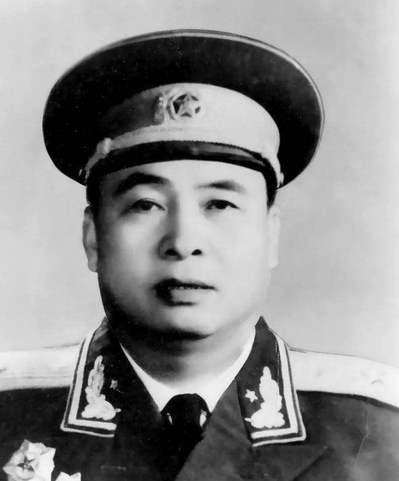 皖南事变后,新四军英雄团参谋长突围失败,靠一张通行证恢复自由