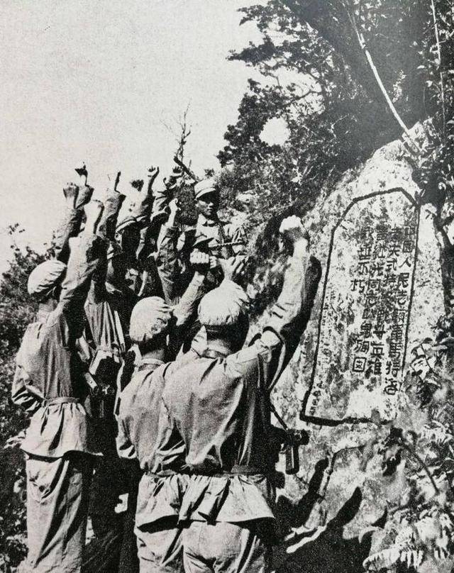 1952年11月伊始,第15军第29第86团2营5连奉命开赴刚刚被夺回的597.