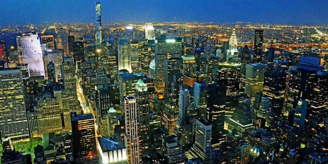 美国花旗大楼:用4根柱子撑起,耗资近58亿,不到一年险遭"腰斩"