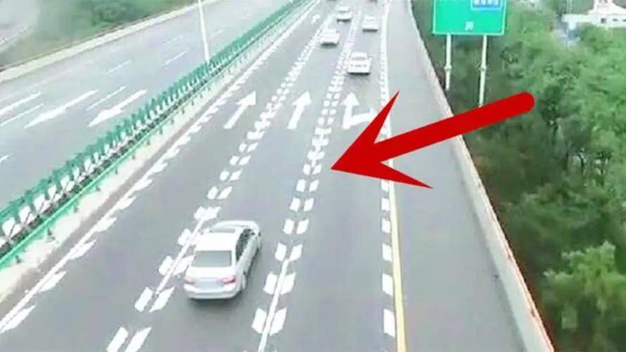 所以,"鱼骨线"就像是一个安全的守护者,时刻提醒我们减速,慢行.