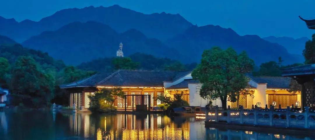 近日,雨润酒店管理集团旗下的九华山涵月楼酒店与国内知名疗愈品牌小