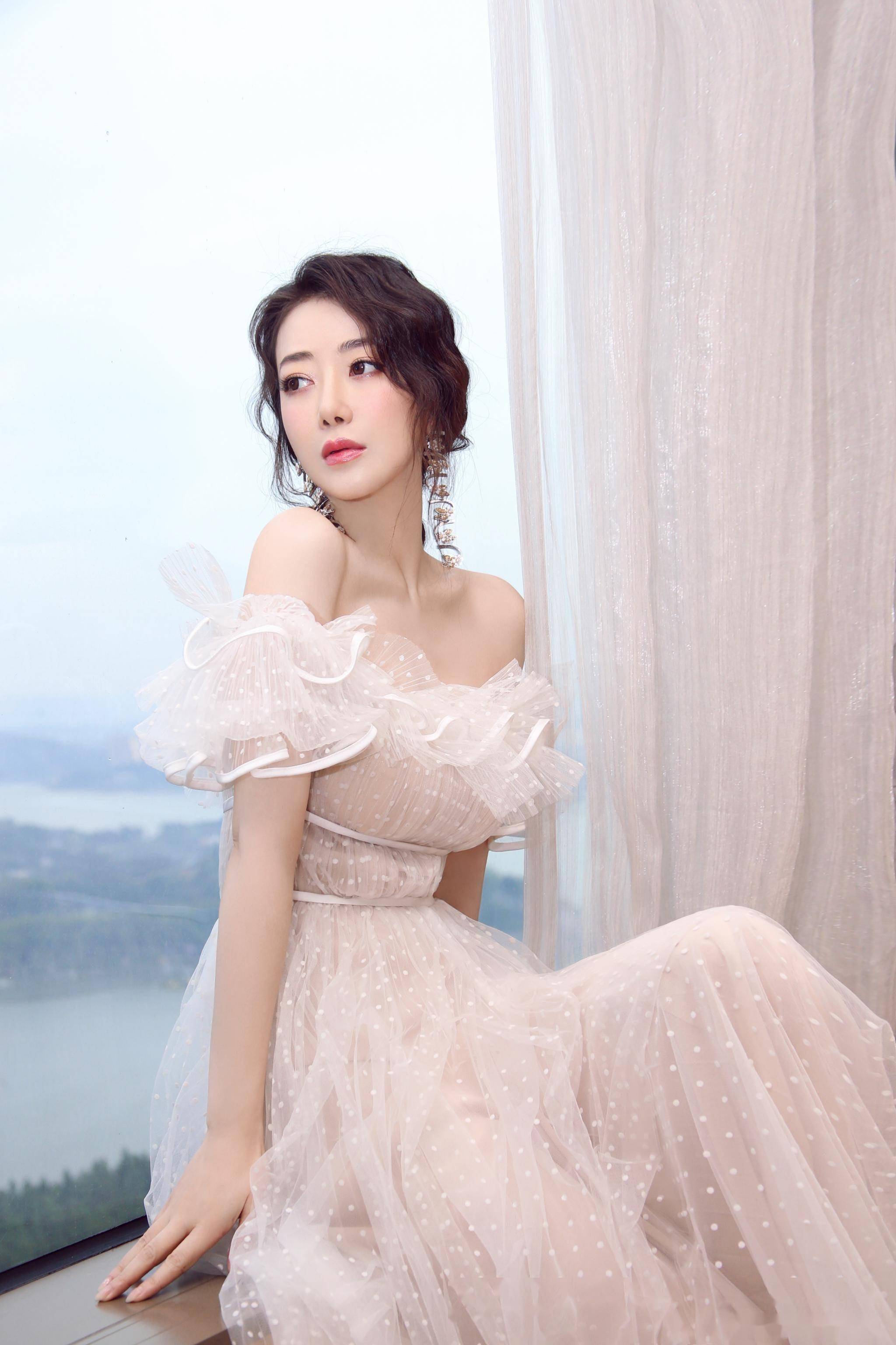 这谁顶得住!尤物女神陈紫函,美貌与才华并存的魅力女人