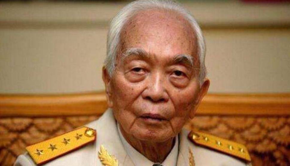 1981年,27岁的越军飞行员驾机逃到中国,最终命运如何?