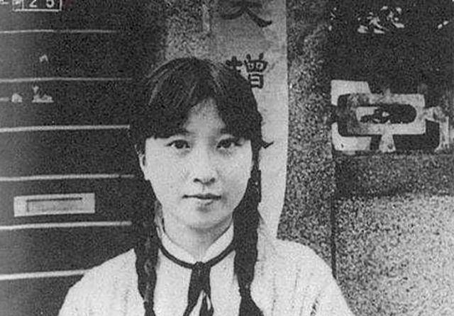 护送他,他却让姨太太怀孕,还让妻子给姨太太出钱_张爱玲_胡兰_范秀美