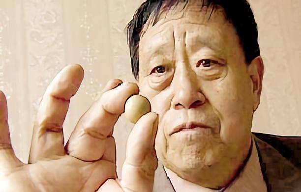 占奎就收到了一个噩耗,天津珠宝鉴定中心的李世伟专家在电话中告诉他