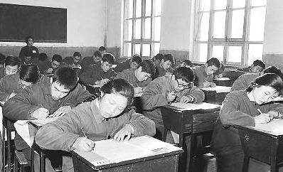 1977年恢复高考,我国第一位高考女状元,语文成绩差1分满分