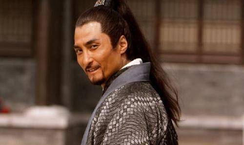 在《水浒传》中,为何关胜可以力压林冲成为五虎之首?有3点原因