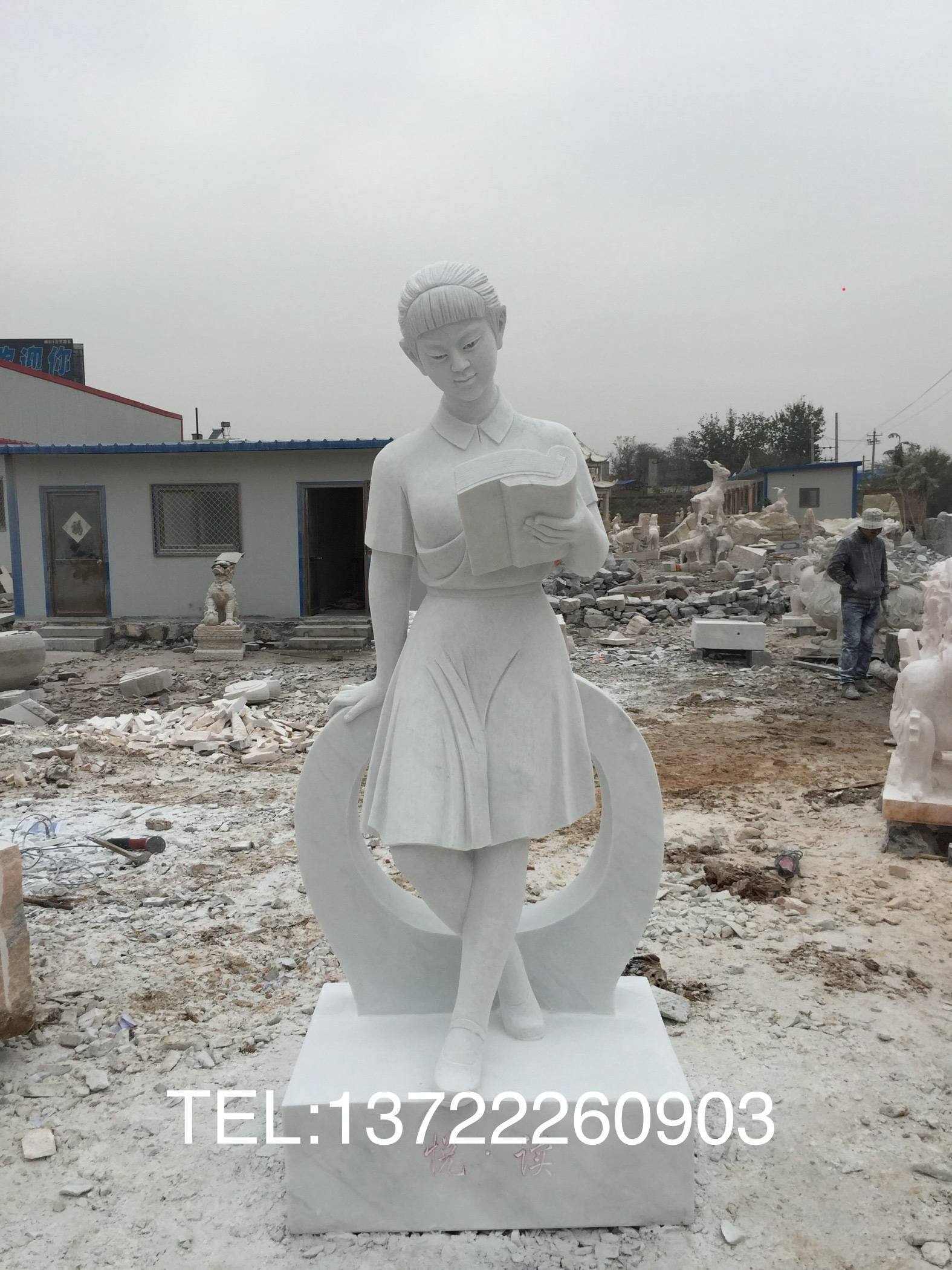 如何让校园人物雕像更好的融入校园环境_雕塑_铜像_汉白玉