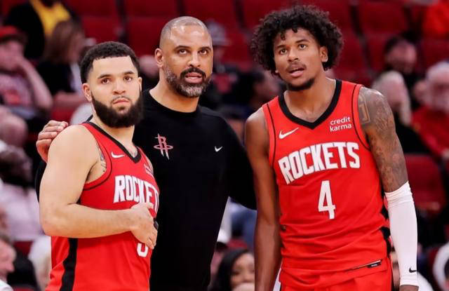 nba转会传闻:保罗-乔治或加盟76人,四支球队展开复杂四方交易!