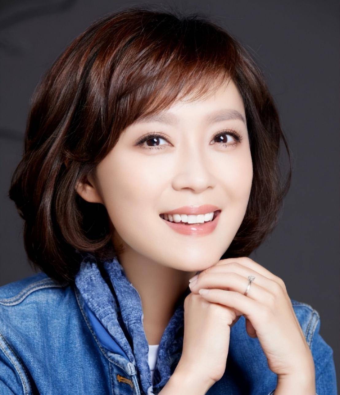 曾经辉煌30年的《梨园春》,倪宝铎离开后,为何庞晓戈玩不转?