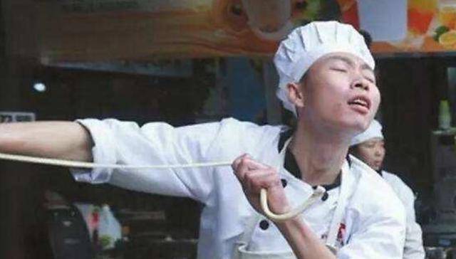 还记得拉面哥田波吗?走红后娶女粉丝开店当老板,如今又成普通人