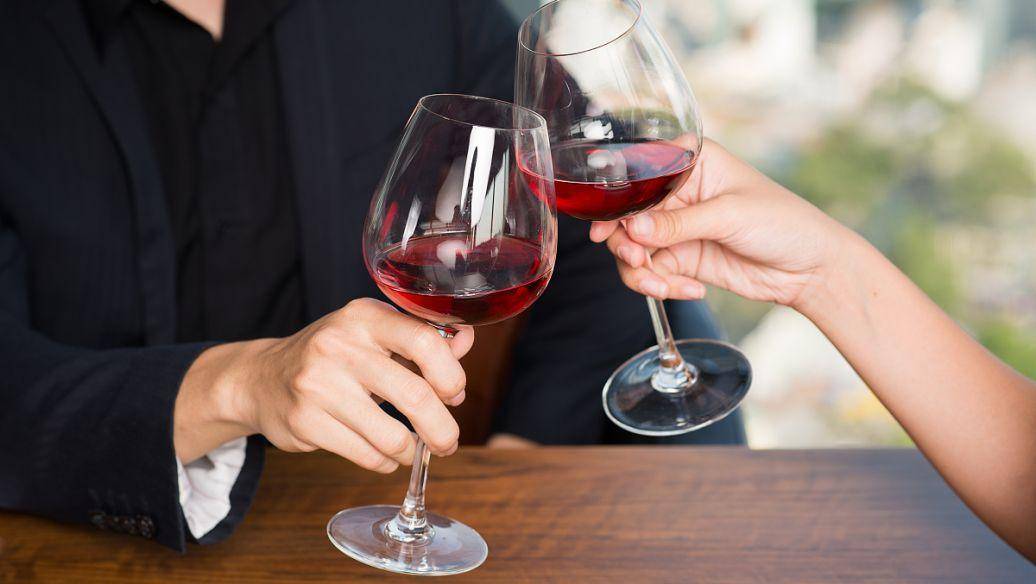 湖南一65岁大妈,一天一杯葡萄酒,坚持5年后,身体指标让人感慨