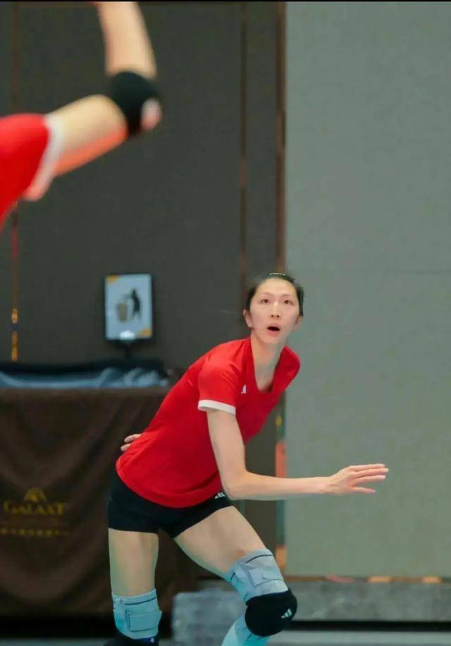 中国女排巴黎奥运名单仅剩两席,澳门站考核朱婷,张常宁和吴梦洁