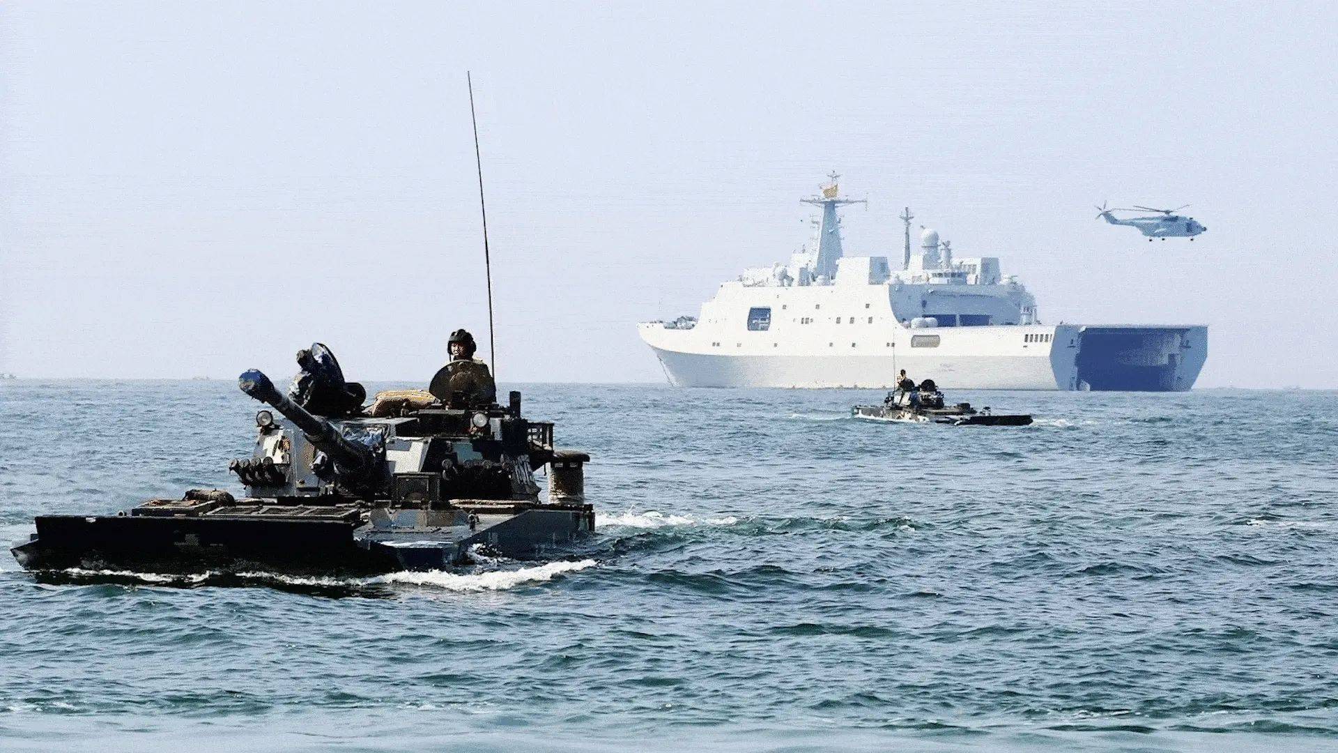 包括"踹门神器"——歼20,"炸弹卡车"——歼16,"中华神盾"——052d,"