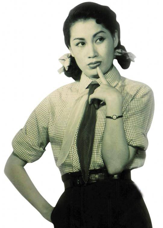 红线女:一生四段情,皆为不了局,曾与赵丹相爱,迫于压力分手