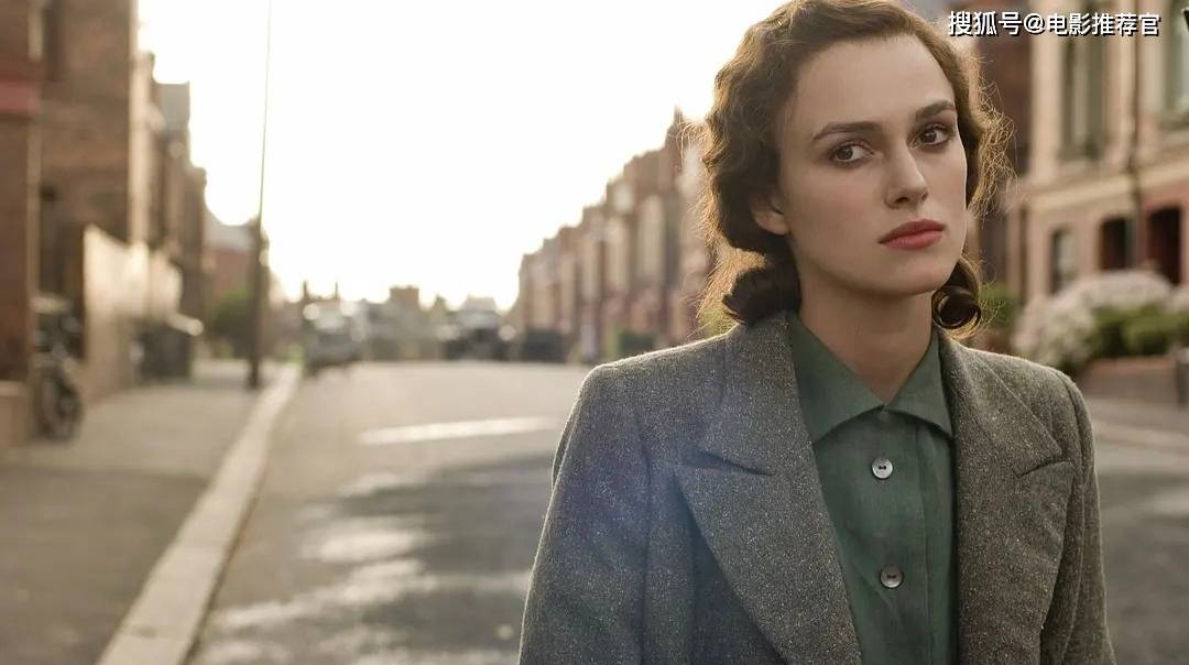 电影以布里奥妮的视角开篇,她无意中目睹了姐姐塞西莉亚与罗比之间的