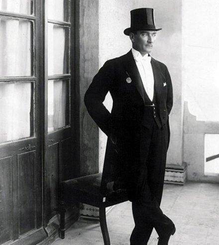 他是土耳其的国父,实现民族独立,带领国家走向现代化_凯末尔_奥斯曼